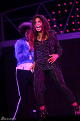 高清图：《颤栗现场》北京上演 演绎杰克逊经典