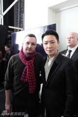 组图：李宗翰巴黎变形记 完美情人闪亮时装周