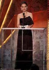 高清组图：娜塔莉-波特曼性感抹胸礼服美艳亮相