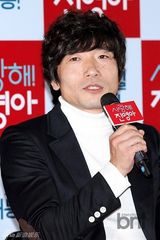 组图：金圭丽全秀珍出席电影《真英》试映会