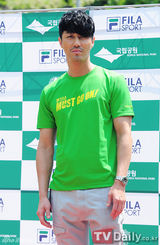 组图：韩星车胜元倡导绿色参加环保活动