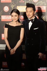 组图：关之琳张柏芝红毯比拼 李敏镐帅气亮相
