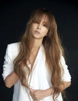 组图：安室奈美惠发个人相册 连续3周登榜首