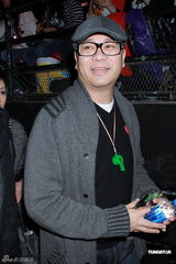 组图：张智霖开唱怀抱儿子亮相 张柏芝任嘉宾