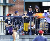 高清组图：贝克汉姆带三个儿子迪斯尼乐园游玩