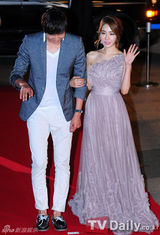 组图：韩星池贤宇刘仁娜甜蜜拍新剧再演穿越情