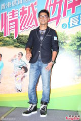 组图：李诗韵宣传《情越海岸线》谈激吻戏羞涩