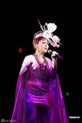 组图：卫兰个唱展魔幻双翅 老板黎明控制台助阵