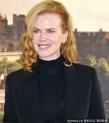 组图：妮可-基德曼伦敦亮相 衣着休闲优雅随性