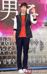 组图：池贤宇刘仁娜亮相《仁显王后的男人》发布会