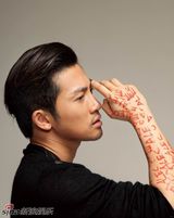 高清组图：苏有朋《芭莎男士》写真 诠释秋冬时尚潮流