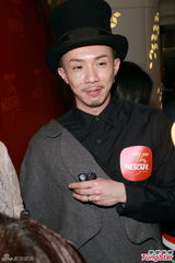 组图：张继聪王菀之出席活动期待《老表》续集