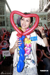 幻灯图集：郭可盈产后首度复工 恢复窈窕好身材