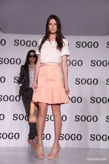 组图：时尚篇春夏服装汇演 张彤吴妍君周莹走秀