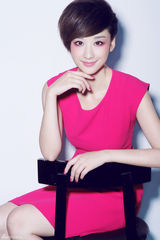 组图：穆婷婷时尚写真清爽温暖笑容喜迎新年