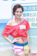 组图：白云梁政钰湿身抛胸大秀事业线