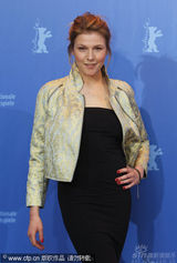 幻灯图集：《强盗》柏林记者会 男女主角拥吻抢镜