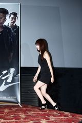 高清组图：韩片《26年》试映 任瑟雍架拐出席