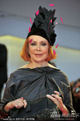 组图：搞怪vs唯美 威尼斯女星发型大巡礼