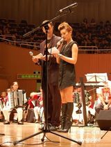 高清组图：尚雯婕三语主持法国音乐节