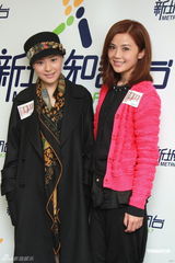 组图：Twins宣传新专辑阿娇否认被黎国辉追求