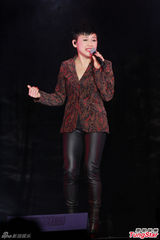 组图：张学友林忆莲献唱追忆林振强 Eason观看