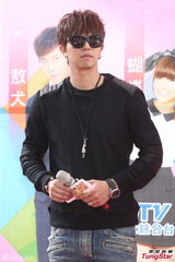 组图：蝴蝶姐姐自曝单身 与罗志祥情同兄妹