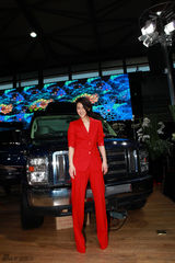 组图：黄奕邓超陈燃亮相上海车展 女王范PK中性风