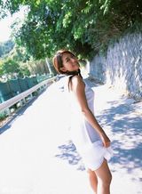 组图：《人间蒸发》曝阿布真理夏日清纯写真