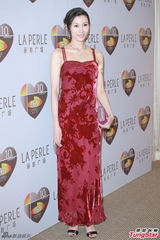 组图：钟楚红深沟风韵足 郭富城撑张智霖捧视帝