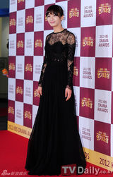 组图：金南珠获奖落泪 宋仲基文彩元成最佳搭档