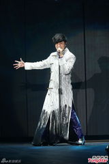 组图：林俊杰小巨蛋开唱 萧敬腾林志颖等助阵