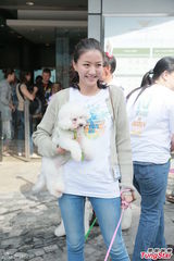 组图：林忆莲出席狗狗同乐日 陈嘉桓呼吁领养