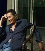 幻灯图：邹兆龙型男写真 暗蓝质感尽显深度魅惑