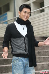 组图：陈晓东装嫩扮大学生 笑成偏爱宅男女神