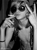 组图：乌克兰妖孽男模斯蒂夫写真雌雄同体