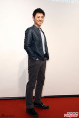 组图：《满月酒》归亚蕾再演“柜儿母”