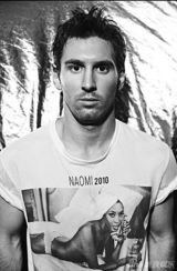 组图：梅西内裤写真曝光 半裸出镜大秀人鱼线