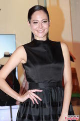 组图：熊黛林学会珍惜跟前人 穿平底鞋否认有喜