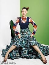 组图：伊能静圣诞写真娇羞扮可爱