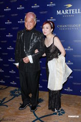 组图：陈百祥携妻子现身活动 曝TVB小偷多