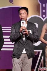 组图：香港电影节开幕 杨千嬅盛装周楚楚露半臀