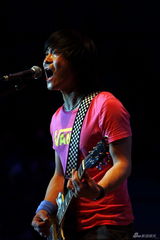 高清：迷笛第二天谢天笑没砸琴 群众表示情绪稳定