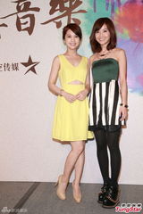 阿Sa(蔡卓妍)杨丞琳姐妹相见欢 撞色搭配齐赞好声音