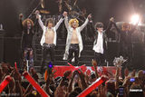 组图：X JAPAN香港开唱 YOSHIKI半裸打鼓引尖叫