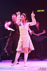 组图：叶倩文一家三口合唱 林青霞素颜到场欣赏