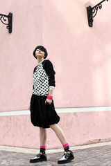 组图：时尚设计师夕又米街拍似潇洒美少年