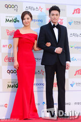 组图：EXO少女时代Sistar等亮相K-pop颁奖礼