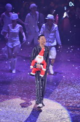 组图：刘德华演唱会嘉宾皆大牌 张家辉全家撑场