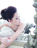 高清图：殷桃《芭莎》大片 杨贵妃气质优雅恬静